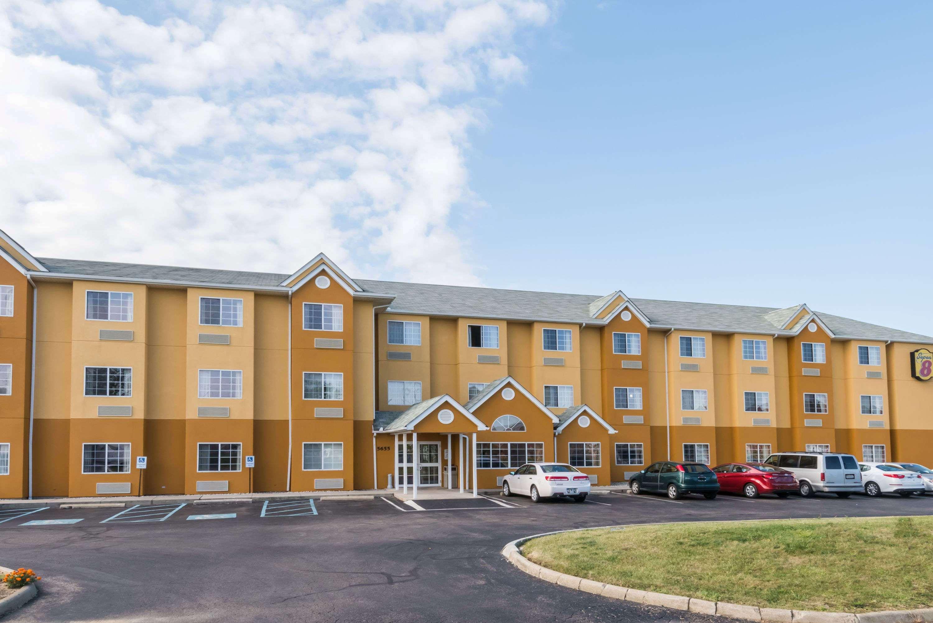 Hotel Super 8 By Wyndham Columbus West Exterior foto